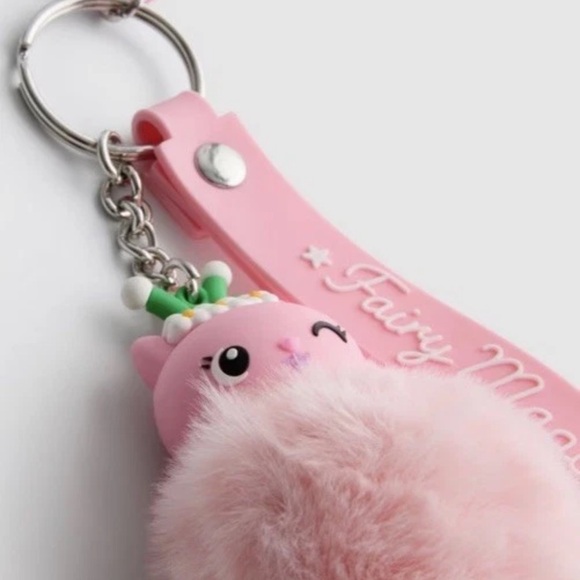 Gabby Dollhouse Fuzzy Travel Dangle Keyring Bag Charm Primark -NEW - Picture 2 of 3